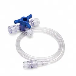 LLAVE DE 3 VÍAS CON TUBO RÍGIDO Y TUBO DE EXTENSIÓN. DE PLÁSTICO RÍGIDO O EQUIVALENTE, CON TUBO DE EXTENSIÓN DE CLORURO DE POLIVINILO DE 60 CM DE LONGITUD.